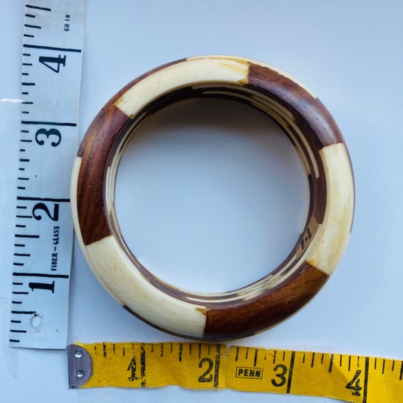 Stunning Bone and Wood Inlay Bangle Made in India Rustic Tribal Natural Mod Tiki - Picture 10 of 10